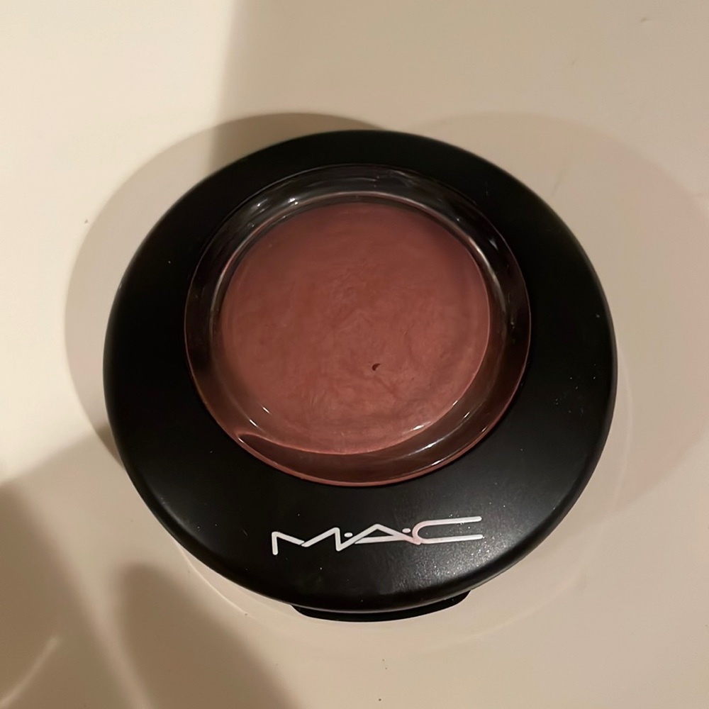 MAC blush Sweet enough